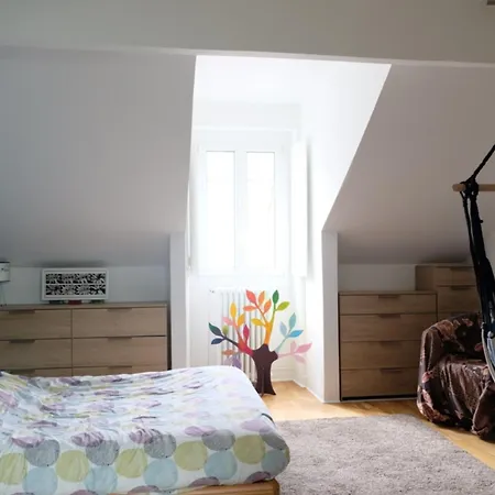 Huge Family House In The Heart Of Hébergement de vacances Nantes