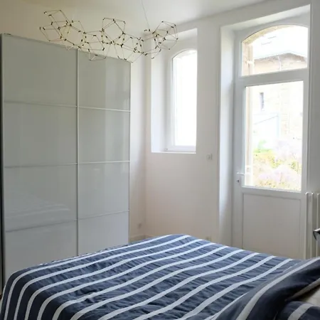 Huge Family House In The Heart Of Hébergement de vacances